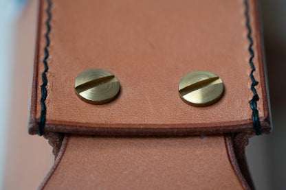 Sacoche cuir naturel, couture noire